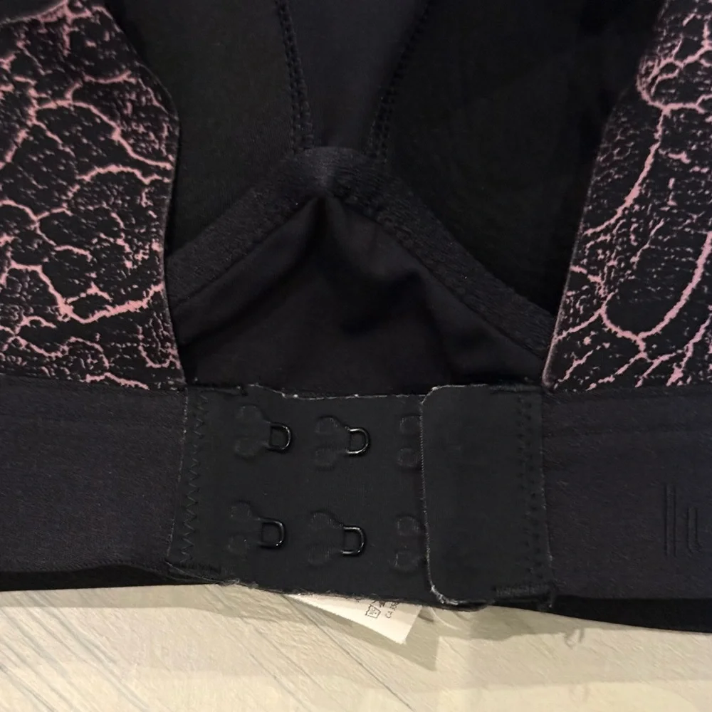 Lululemon Athletica Black and Pink Lace Print Sports Bra, Size 34D